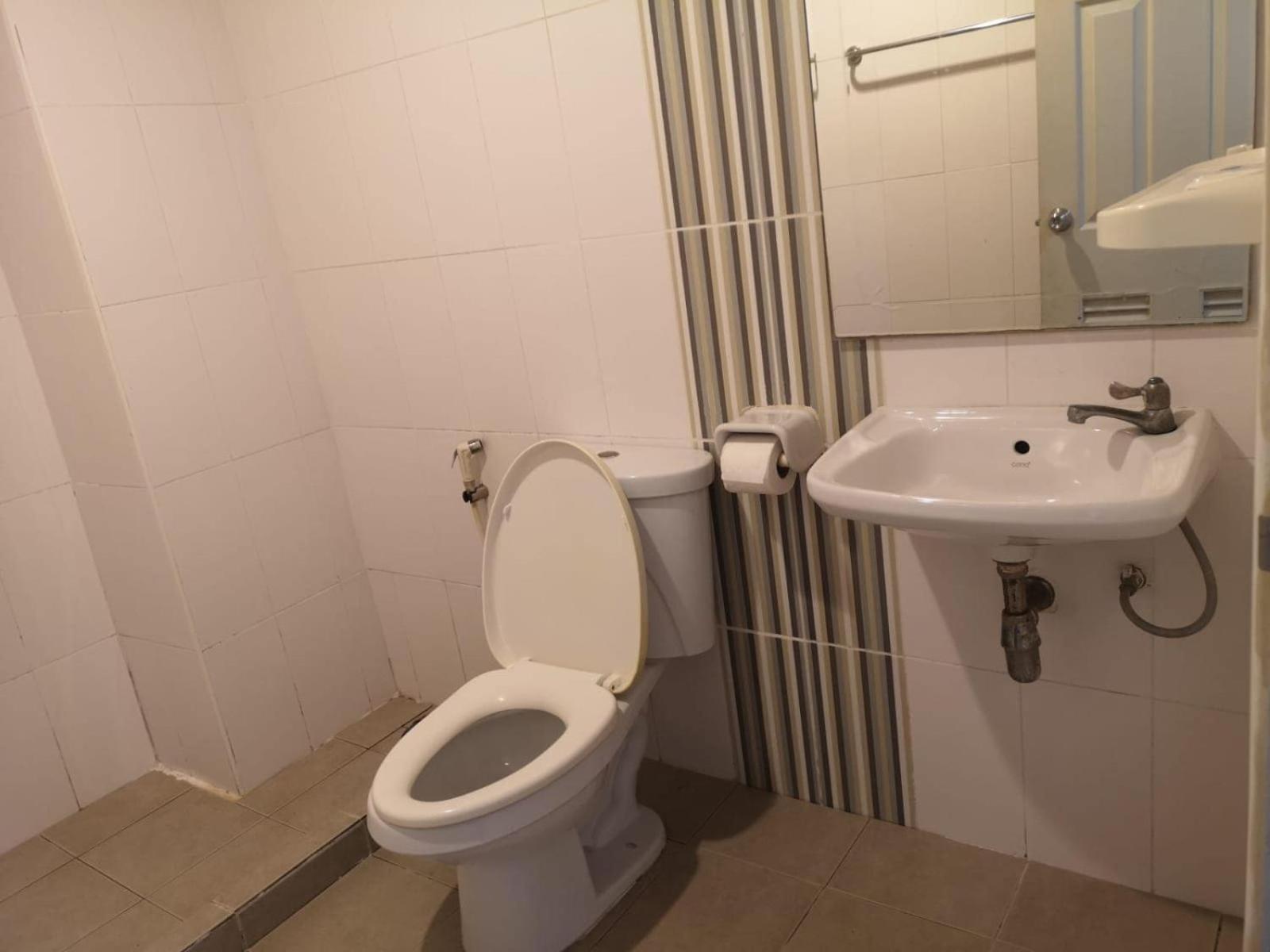 Hotel Kjs Pattaya Zewnętrze zdjęcie