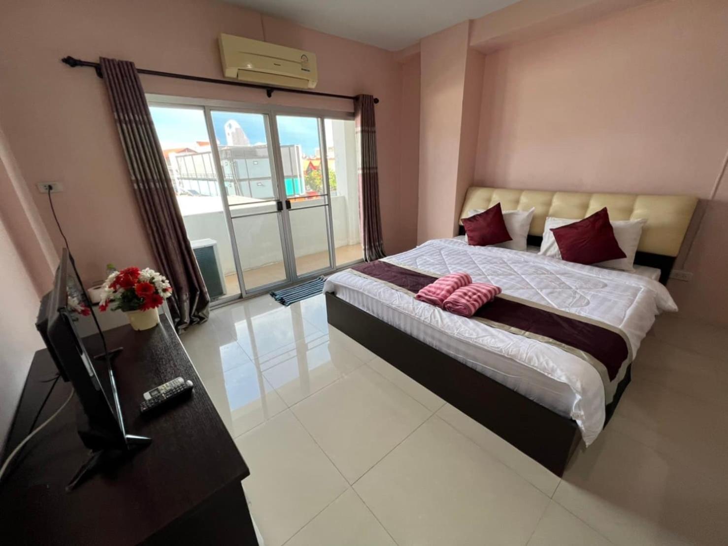 Hotel Kjs Pattaya Zewnętrze zdjęcie