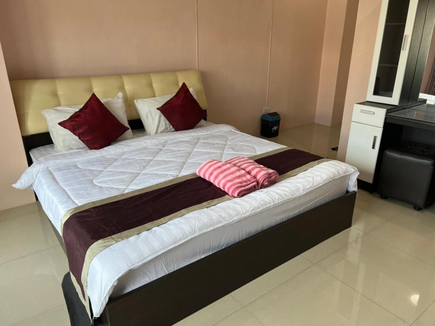 Hotel Kjs Pattaya Zewnętrze zdjęcie